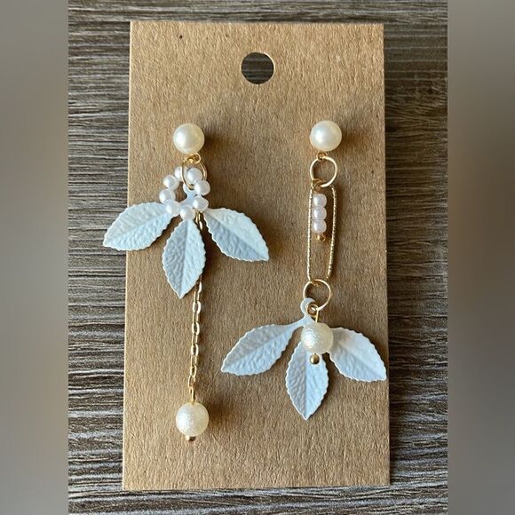 White leaf drops A224 - Picture 2 of 4